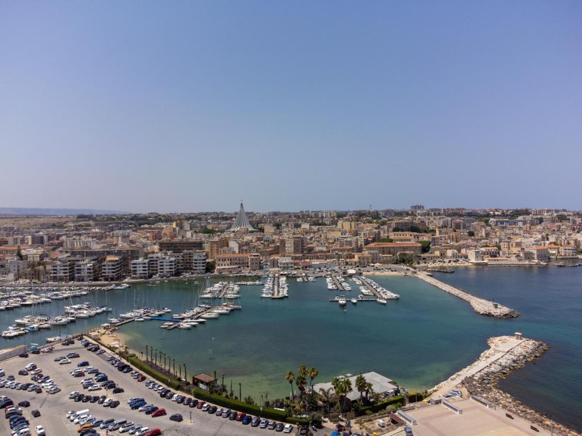 La Vacanza Ortigia Сиракуза Екстериор снимка